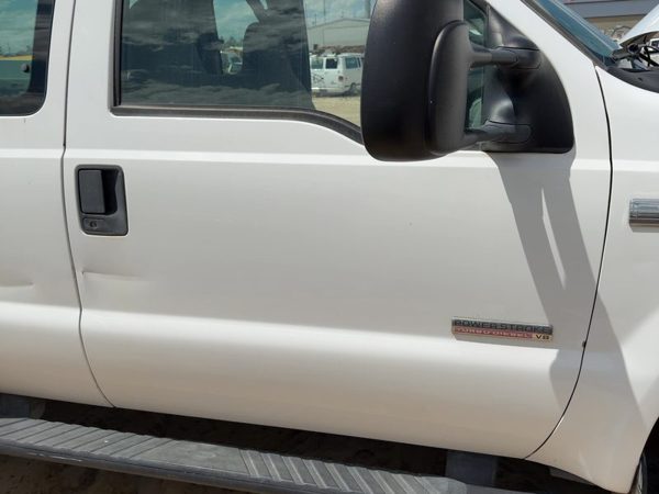 2005 Ford F350 Front Door RH White — photo 2