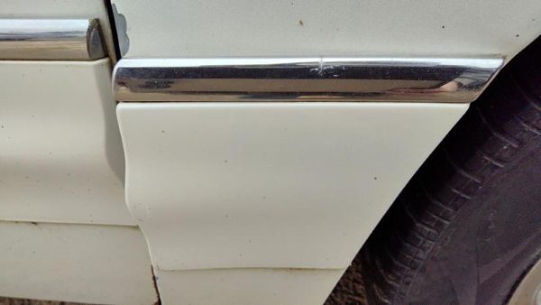 1997-2005 Buick Park Ave Passenger Right Moulding From Fender Oem Trim White 78u — photo 4