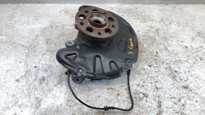 08-15 C300 Passenger Right Front Spindle Steering Knuckle With Wheel Hub