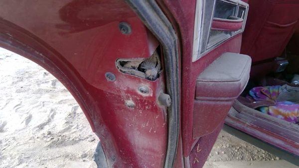 86-91 Olds Eighty Eight Driver Left Rear Door Latch With Rods/Cables Oem Back — photo 2