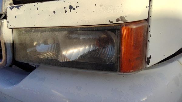 2006 Suburban 1500 Fog/mark/park/turn Light/lamp LH — photo 2