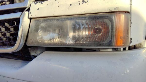 2006 Suburban 1500 Fog/mark/park/turn Light/lamp LH — photo 4