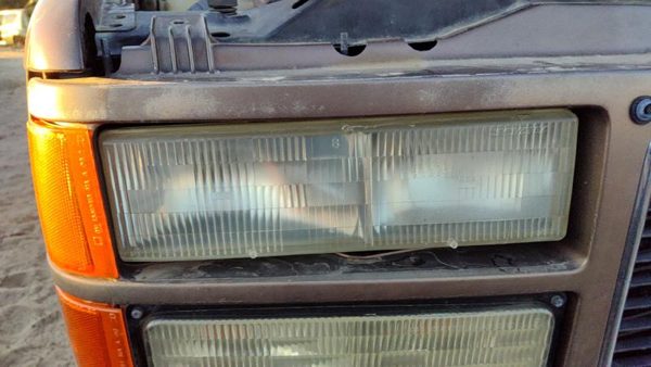1992-1999 Chevy Suburban Passenger Right Head Light Oem Front Lamp 15602614 — photo 4
