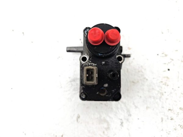 1980 Mercedes-Benz 450SL Misc. Engine Part Fuel Pressure Warm Up Regulator — photo 2