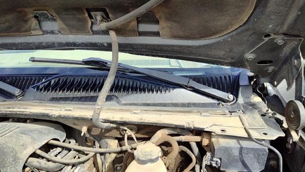 1999-2001 Gmc Sierra 2500 Driver Left Windshield Wiper Arm Oem Blade Lever — photo 1