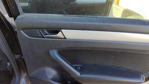 12-19 Vw Passat Passenger Right Rear Door Trim Panel With Switches Back Black Tb — photo 4
