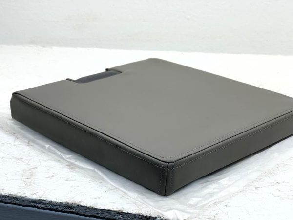 2011-2014 Chevy Silverado 1500 Center Console Lid Gray 20943731 — photo 9