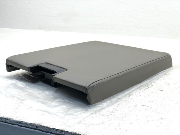 2011-2014 Chevy Silverado 1500 Center Console Lid Gray 20943731 — photo 7