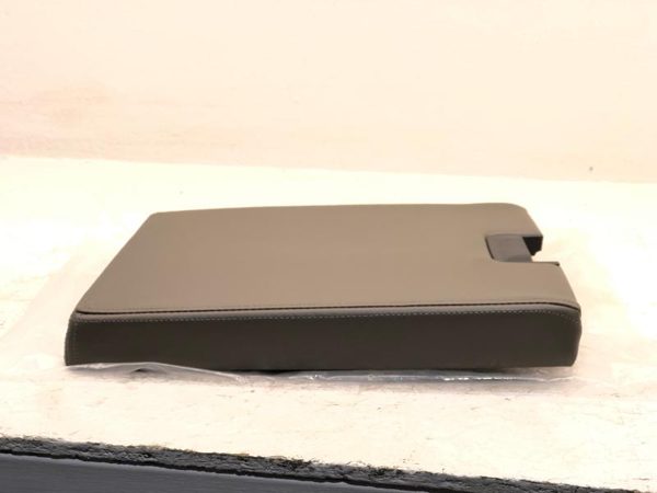 2011-2014 Chevy Silverado 1500 Center Console Lid Gray 20943731 — photo 4