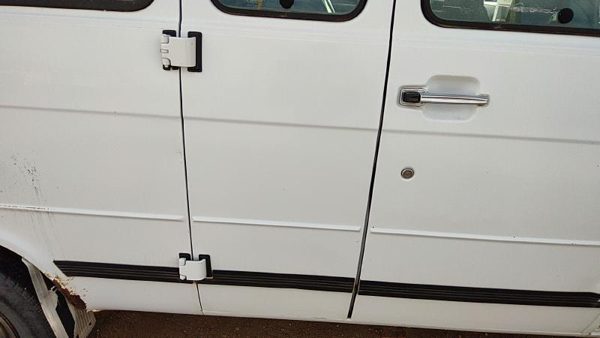 1995 GMC Van Rear Door RH White — photo 3