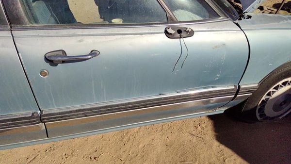 1993 Buick LeSabre Front Door RH Blue — photo 3