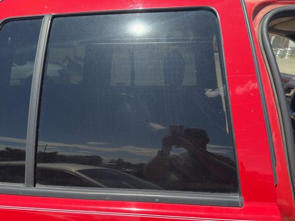 99-04 Jeep Grand Cherokee Passenger Right Rear Side Window Door Glass Oem Back — photo 1