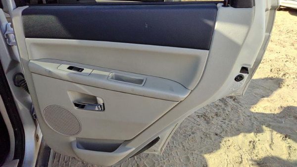 08-10 Grand Cherokee Passenger Rear Door Trim Panel With Switches Back Gray D1 — photo 1