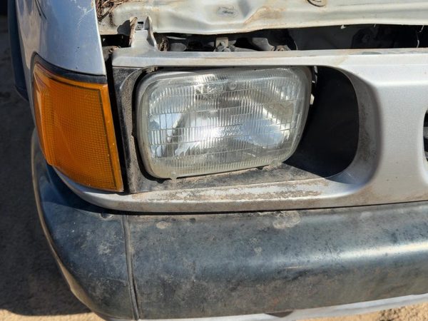 1988-1995 Isuzu Pup Passenger Right Head Light Oem Front Lamp 8944345572 — photo 2