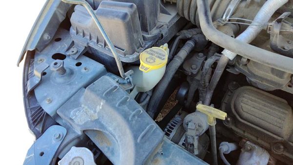 04-07 Dodge Caravan Windshield Washer Fluid Reservoir With Pump Oem Wiper Tank — photo 1