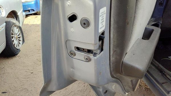 93-95 Jeep Grand Cherokee Driver Left Rear Door Latch With Rods/Cables Oem Back — photo 2