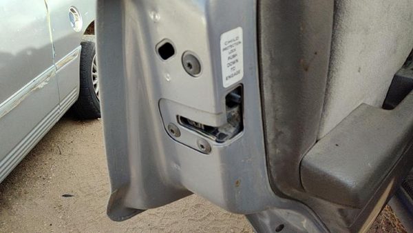 93-95 Jeep Grand Cherokee Driver Left Rear Door Latch With Rods/Cables Oem Back — photo 4