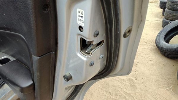 2006-2012 Ford Fusion Passenger Right Rear Door Latch With Rods/Cables Oem Back — photo 1