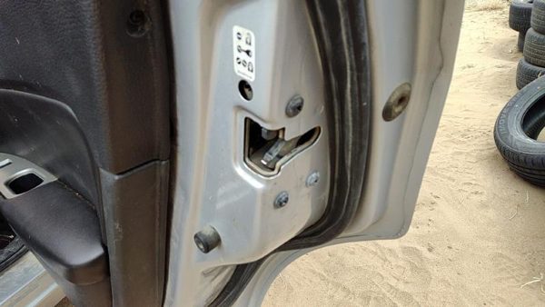 2006-2012 Ford Fusion Passenger Right Rear Door Latch With Rods/Cables Oem Back — photo 2