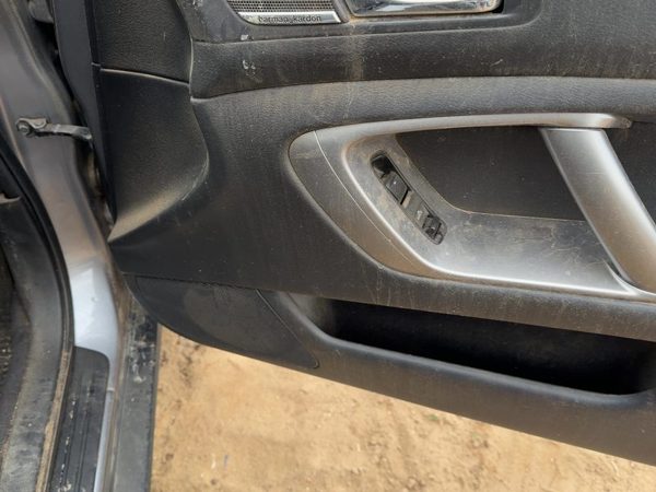 09 Legacy Outback Passenger Right Front Door Trim Panel With Switches Black — photo 3