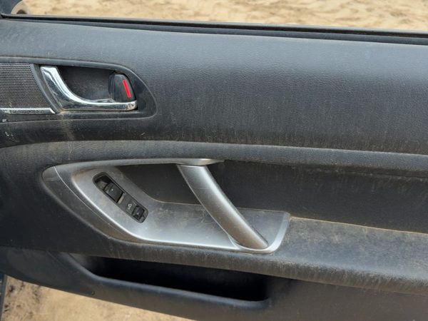 09 Legacy Outback Passenger Right Front Door Trim Panel With Switches Black — photo 5