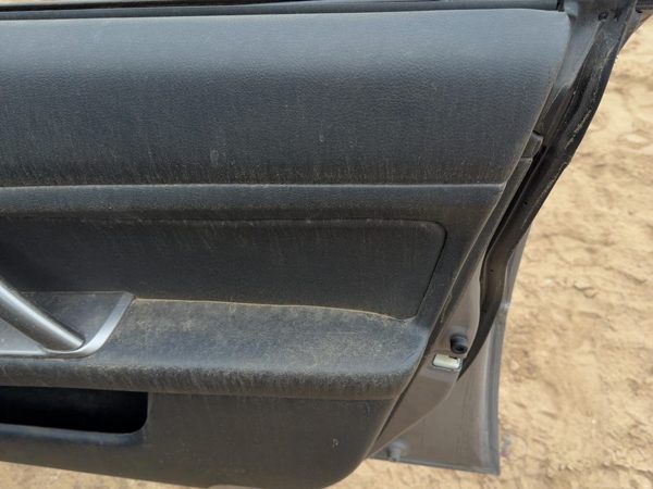 09 Legacy Outback Passenger Right Front Door Trim Panel With Switches Black — photo 8