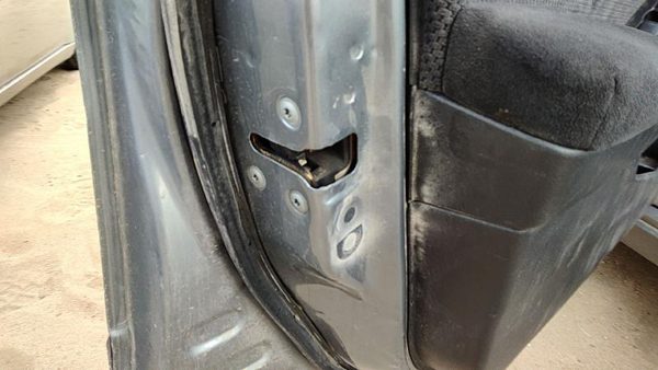 2007-2012 Nissan Altima Driver Left Front Door Latch With Rods/Cables Oem — photo 3
