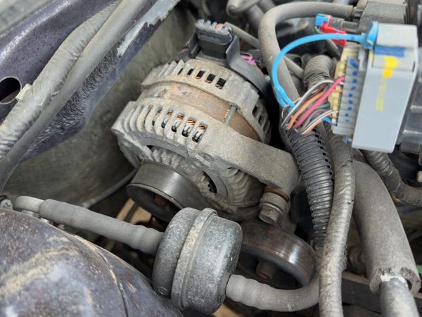 2005-2006 Chevy Equinox Alternator 3.4L 15279852 — photo 2