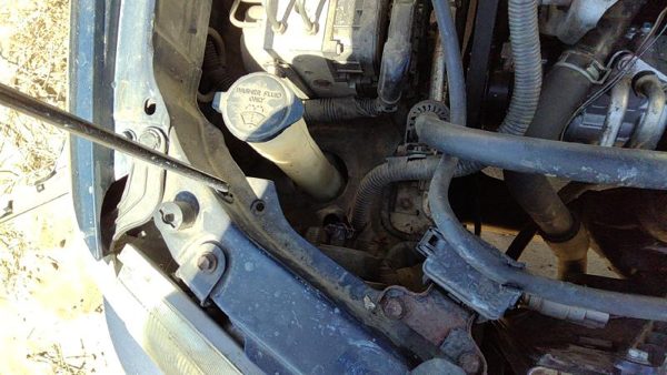 97-01 Toyota Camry Windshield Washer Fluid Reservoir With Pump Oem Wiper Tank — photo 1