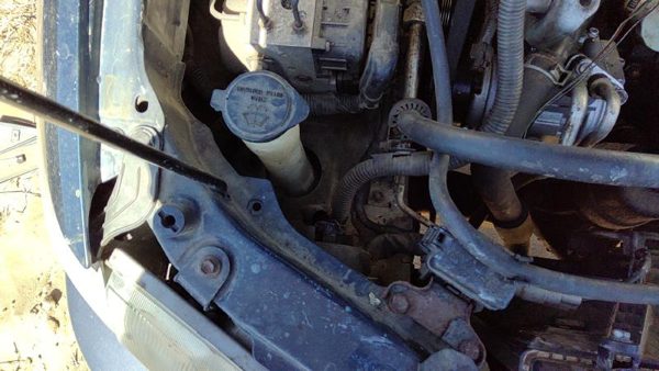 97-01 Toyota Camry Windshield Washer Fluid Reservoir With Pump Oem Wiper Tank — photo 4
