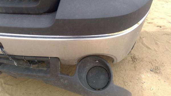 2012 GMC Sierra 1500 Front Bumper Assy. White 50U With Brackets Chrome Only — photo 6