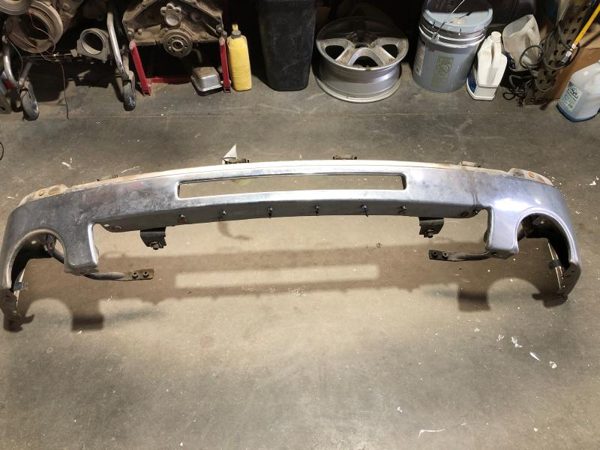 2012 GMC Sierra 1500 Front Bumper Assy. White 50U With Brackets Chrome Only — photo 7