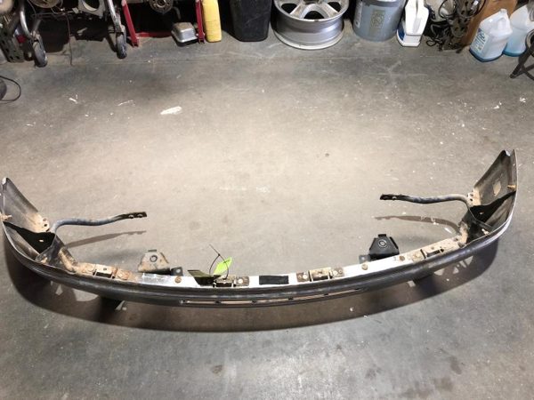 2012 GMC Sierra 1500 Front Bumper Assy. White 50U With Brackets Chrome Only — photo 8