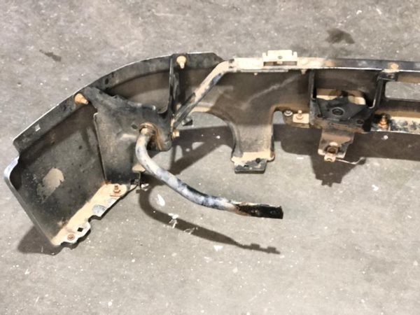 2012 GMC Sierra 1500 Front Bumper Assy. White 50U With Brackets Chrome Only — photo 11