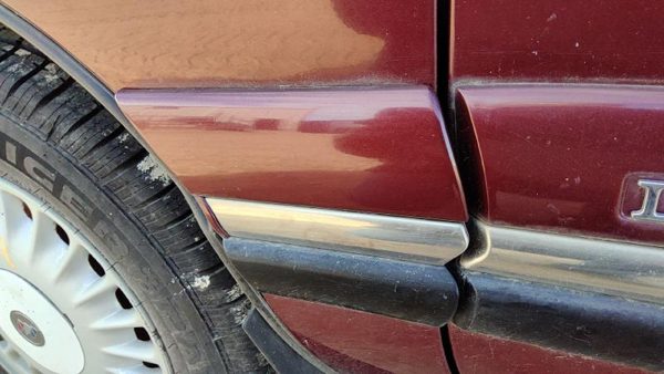 97-99 Buick Lesabre Driver Left Moulding From Fender Trim Strip 51B Bordeaux Red — photo 2