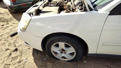 2004-2008 Chevy New Style Malibu Driver Left Front Fender Oem White 40U 10398518