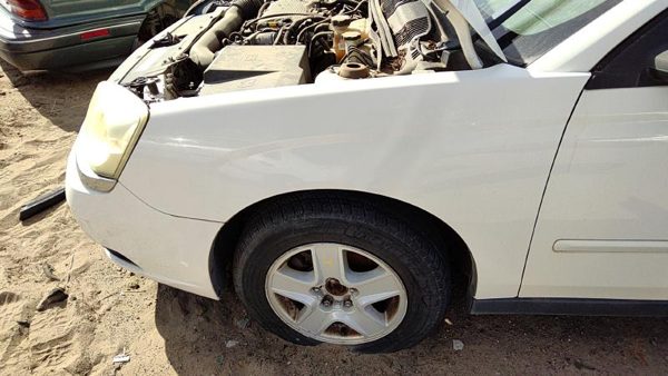 2004-2008 Chevy New Style Malibu Driver Left Front Fender Oem White 40U 10398518 — photo 2