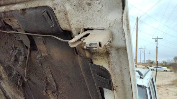 1987-1996 Jeep Cherokee Hood Latch Assembly With Bracket Oem — photo 6