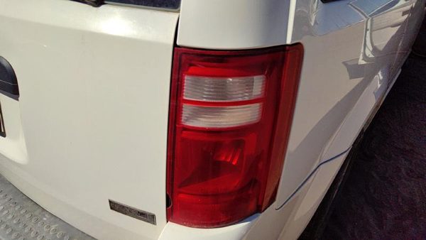 2008-2010 Dodge Grand Caravan Passenger Right Tail Light Brake Lamp Oem Rear — photo 4