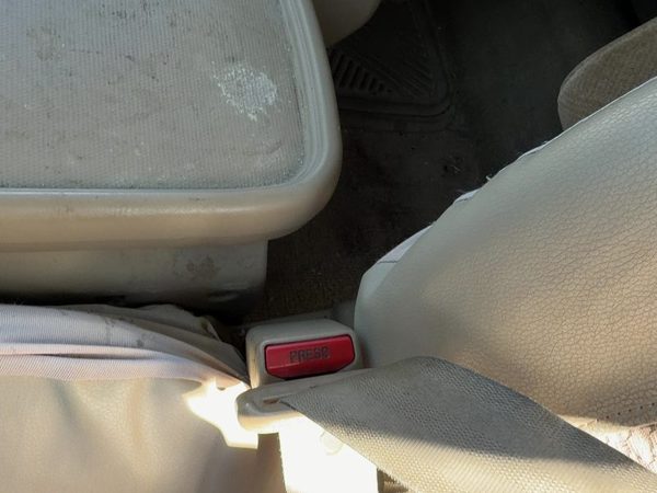 2002-2006 Honda Crv Driver Left Front Seat Belt Buckle Receiver Oem Bucket Tan — photo 4