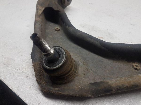 2011-2019 Chevy Silverado 2500 Passenger Right Upper Control Arm Front 20924215 — photo 6