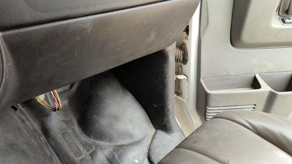 03-24 Chevy Express Van Passenger Right Lower Kick Trim Panel Oem Gray 93W — photo 3
