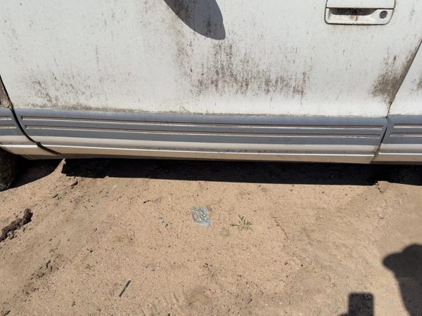 1992-1995 Olds Eighty Eight Driver Left Front Moulding From Door Oem White — photo 1