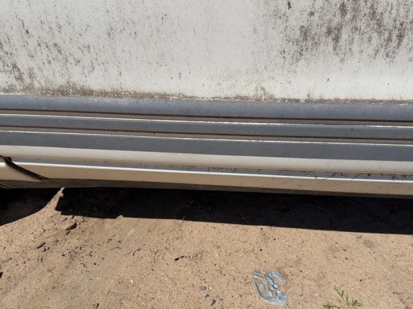 1992-1995 Olds Eighty Eight Driver Left Front Moulding From Door Oem White — photo 5