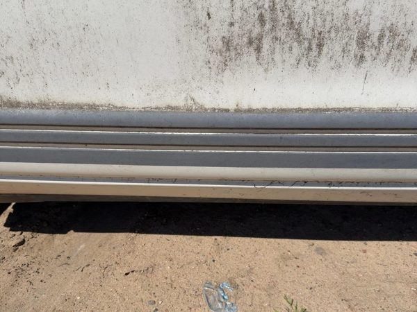 1992-1995 Olds Eighty Eight Driver Left Front Moulding From Door Oem White — photo 2
