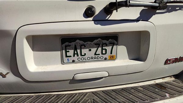 02-09 Gmc Envoy License Plate Trim Surround Panel Tail Trunk Finish White 50U — photo 2