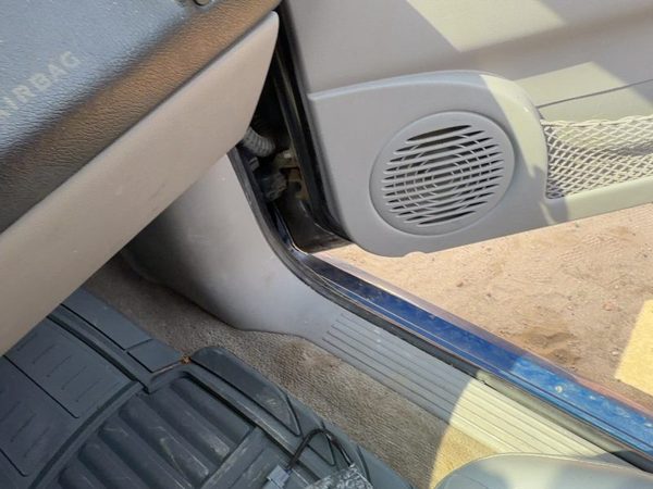 2002-2006 Saturn Vue Redline Passenger Right Lower Kick Trim Panel Oem Gray 17D — photo 1