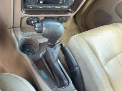2004-2007 Rainier Floor Shifter Lever Shift Unit Automatic Transmission Tan 332