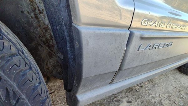 2001-2003 Jeep Grand Cherokee Driver Left Moulding From Fender Oem Trim Strip — photo 3