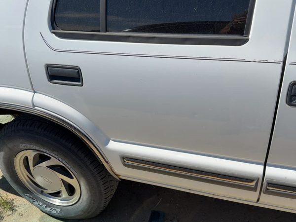 2001 Chevrolet S10 Rear Door RH White 50U — photo 3